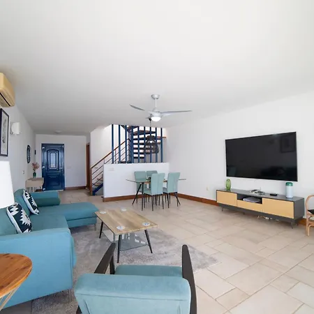 Jasmin פוארטו קאלרו