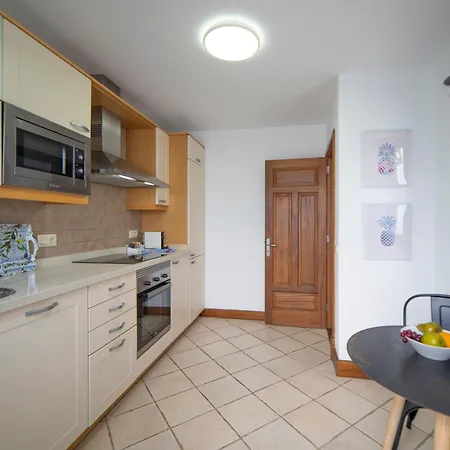 Jasmin * פוארטו קאלרו